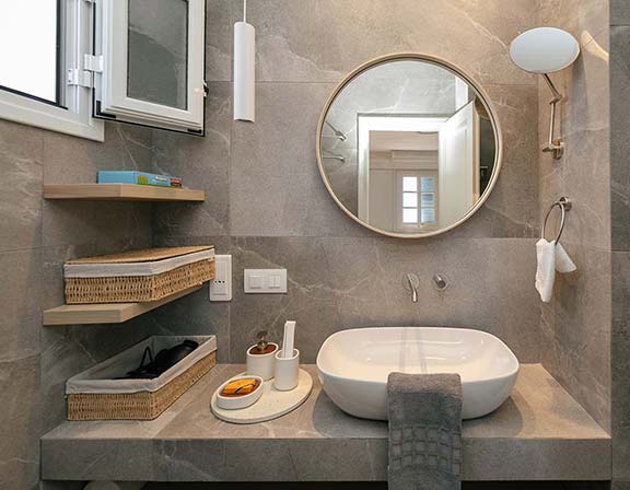 The modern bathroom at the classic suite